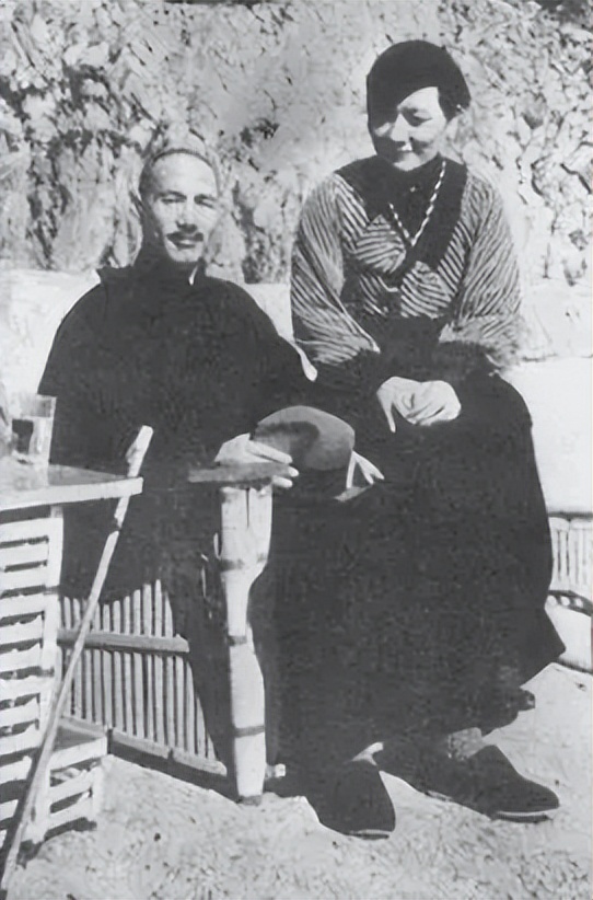 蒋介石到底有多风流？贴身秘书晚年披露真相，宋美龄做法令人叫绝