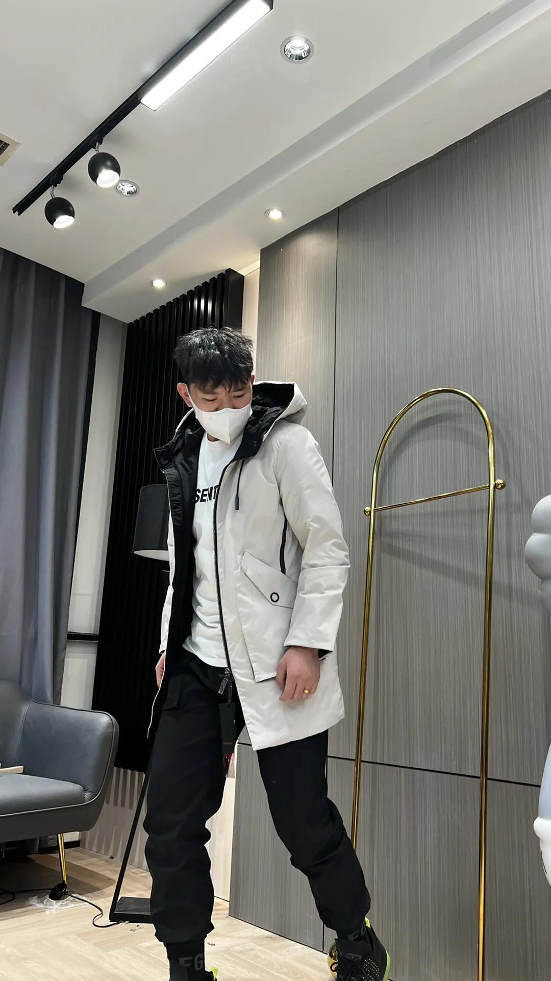 jeep男士中长款羽绒服,男士最新亮面羽绒服