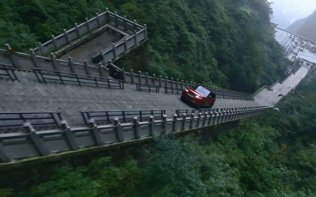 路虎揽胜运动版轻混,路虎揽胜运动版越野性能