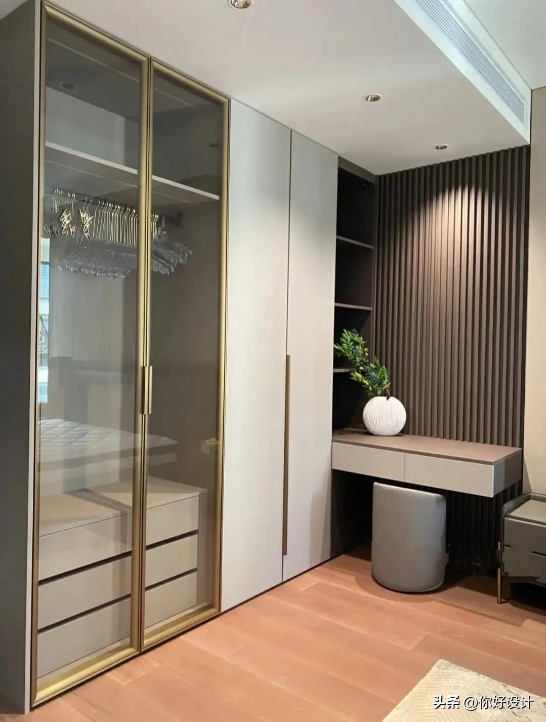 三十厘米宽的衣柜推荐,三十款卧室高颜值衣柜案例