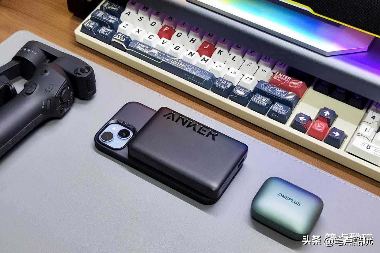 lightning接口磁吸充电宝,iphone的磁吸充电宝支持无线充吗