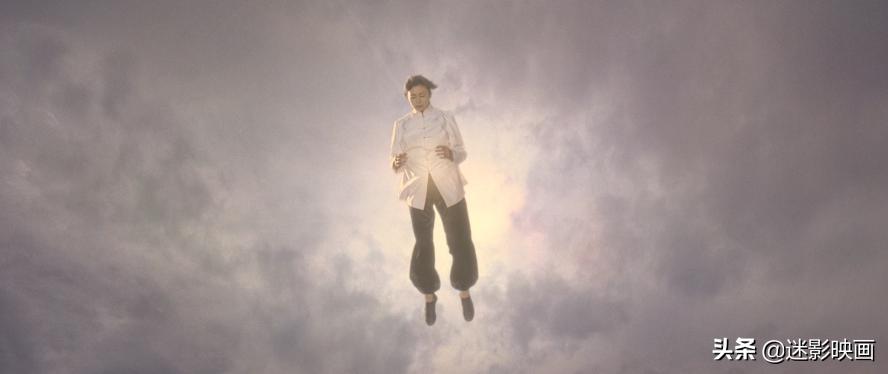 外媒评价周星驰少林足球电影,少林足球周星驰国语版电影