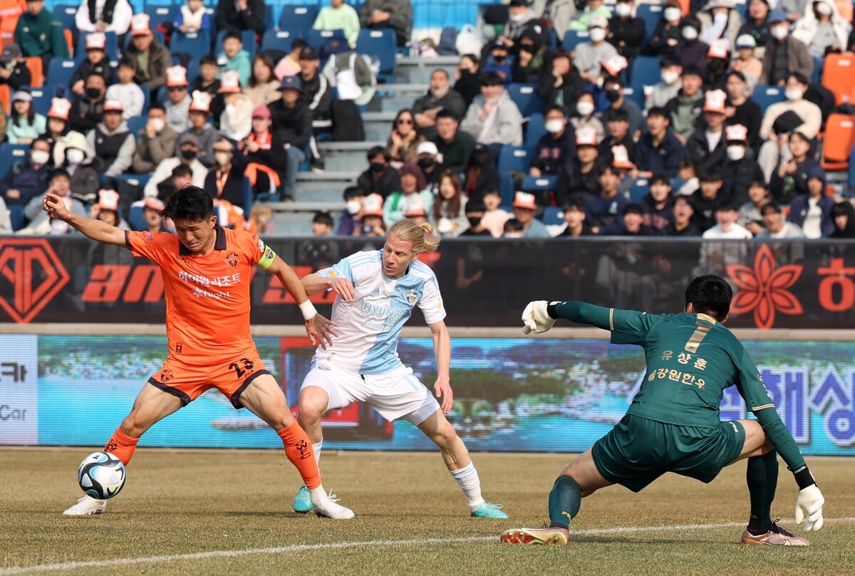 足球推荐韩k联釜山偶像vs全北现代,今日大阪樱花vs浦和红钻比分预测