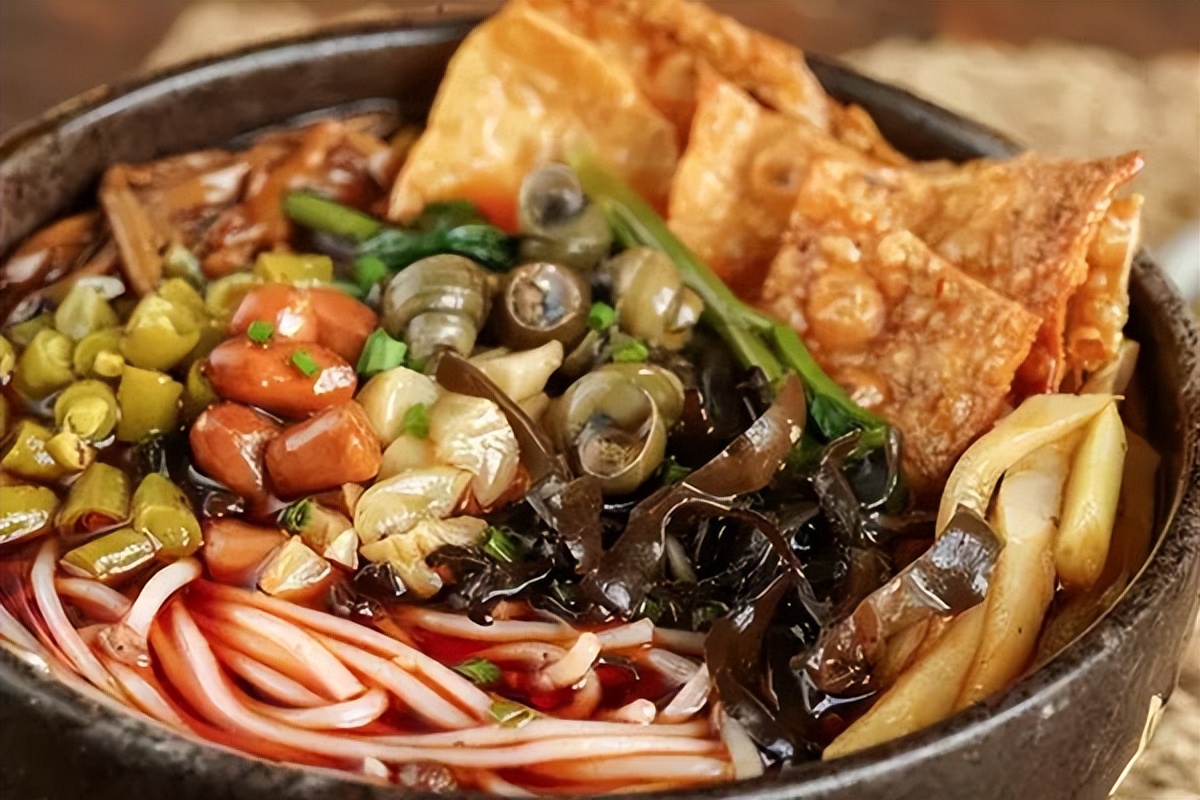 螺蛳粉为什么这么臭还这么好吃,螺蛳粉那么臭是怎么做的