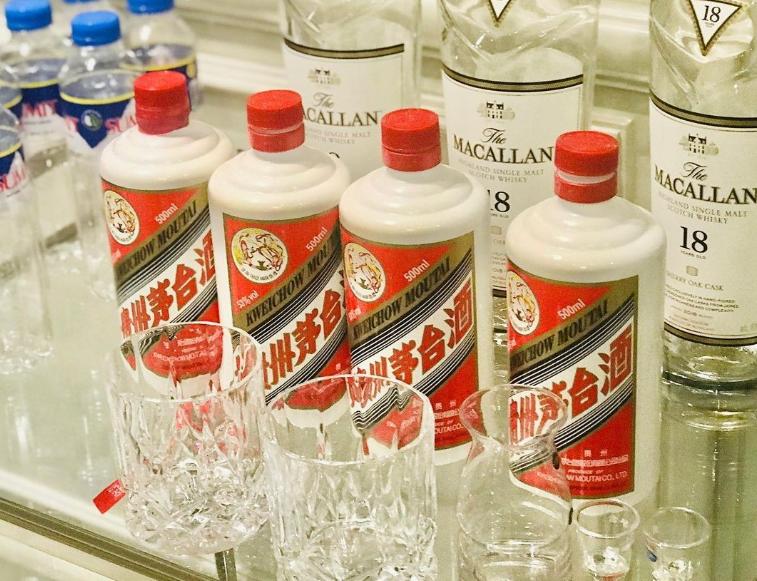 53度飞天茅台一瓶难求,飞天茅台53度和43度瓶子一样吗