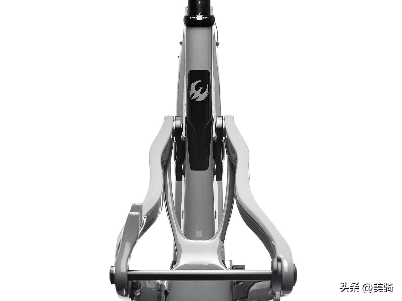 超轻电助力再进化!16.4kg的PivotShuttleSL电助力山地车