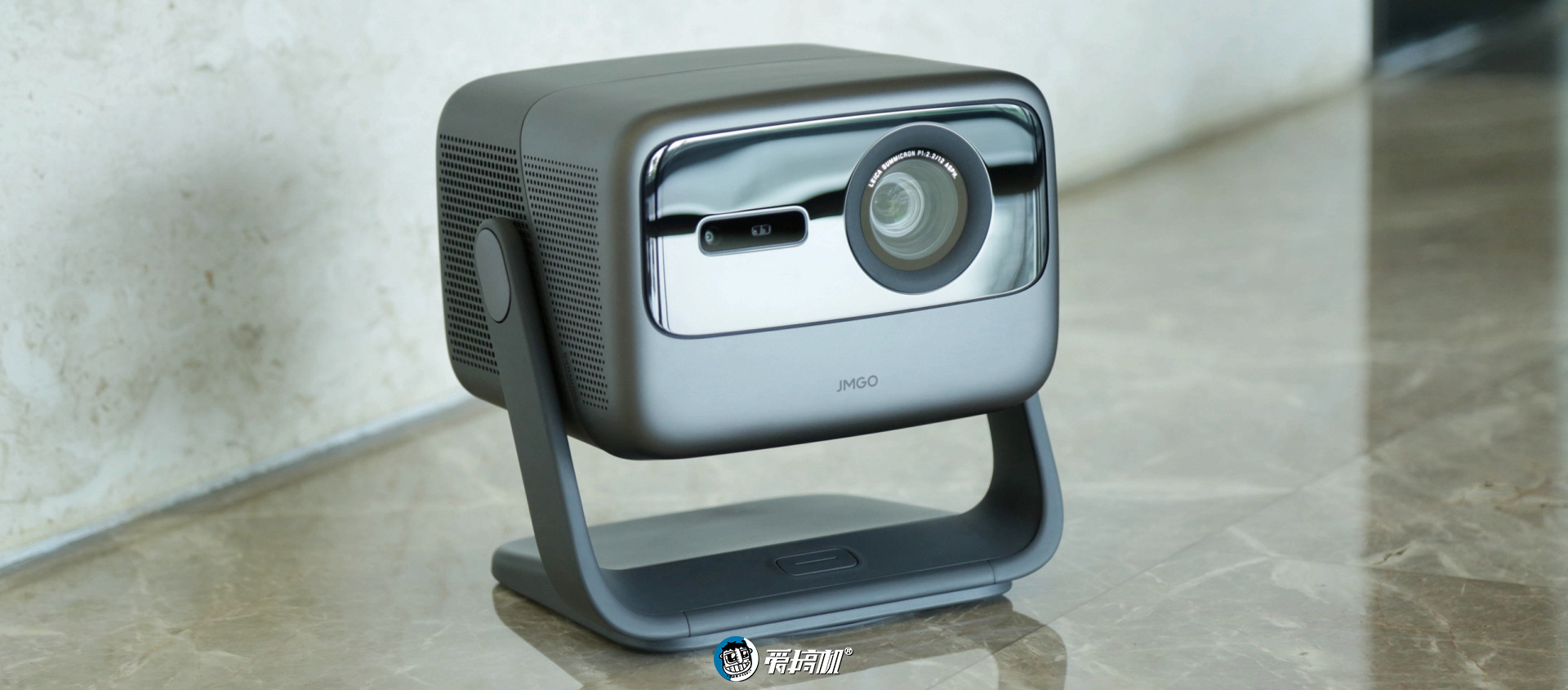 8999元的国产之巅，坚果N1Ultra三色激光云台投影体验