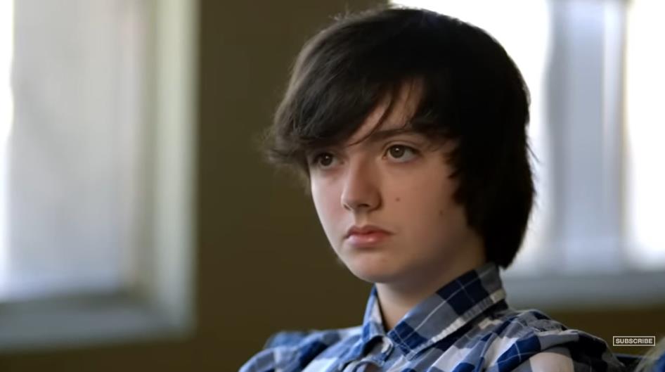 美国女子16岁时女变男被拍进纪录片，如今后悔：我变胖，还变丑了