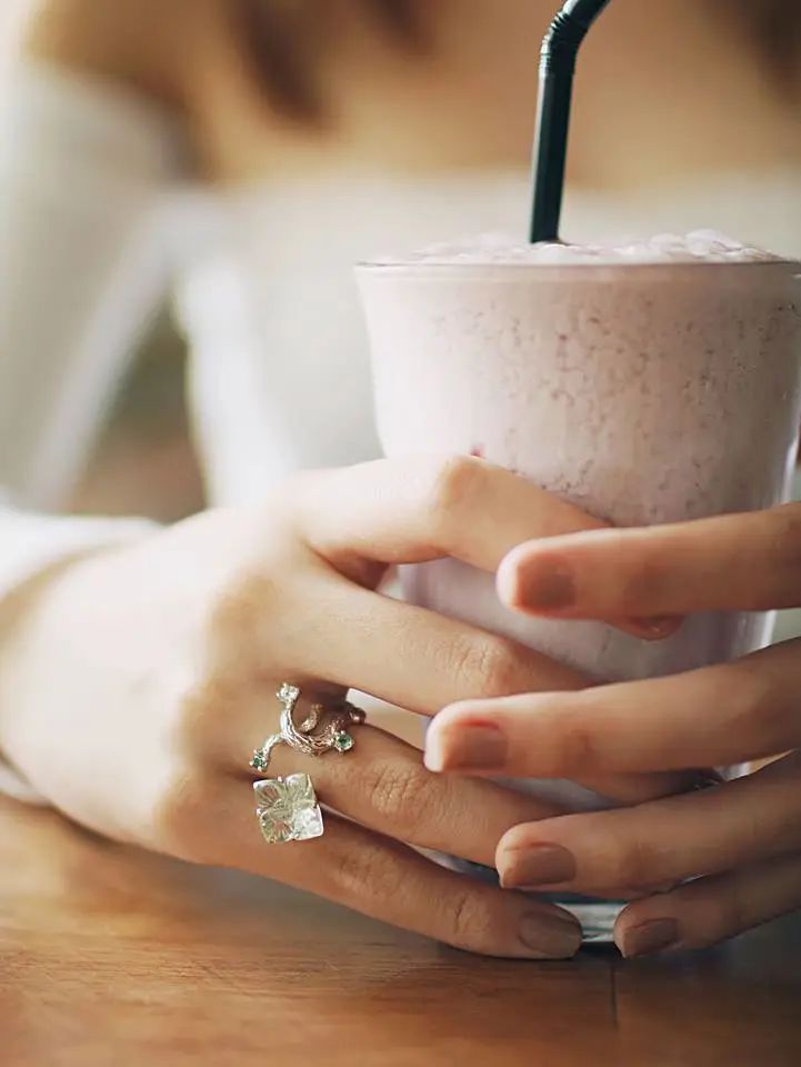 谭松韵关晓彤金鹰节,关晓彤谭松韵红毯走秀