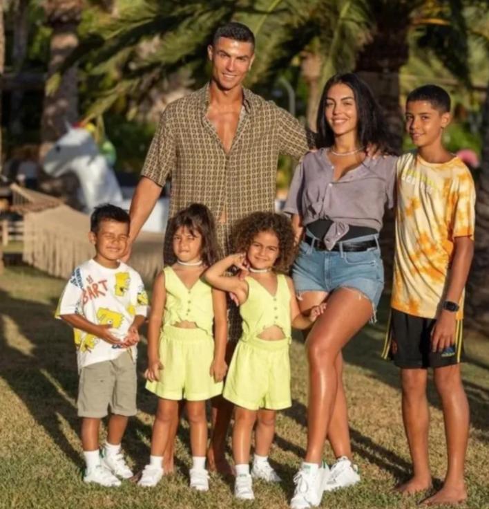 c罗12岁的视频,c罗12岁足球视频