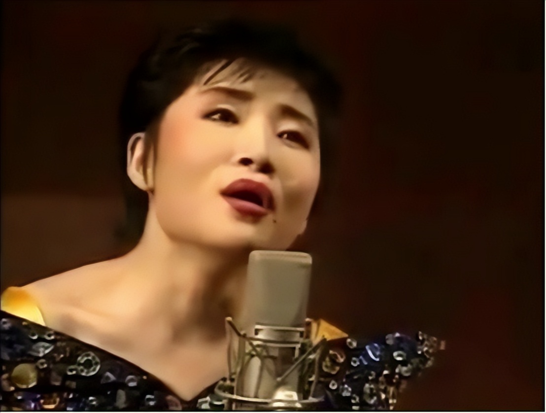 27岁爆火，34岁削发为尼，失踪24年，“青藏高原”李娜经历了什么