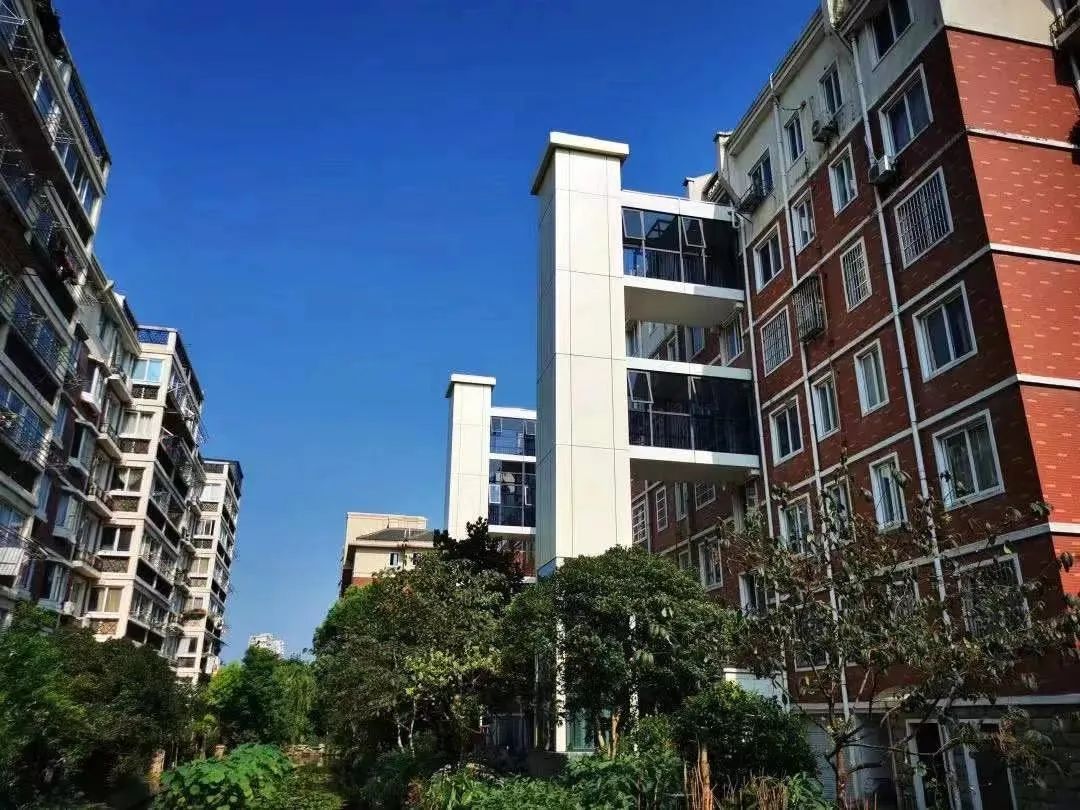 平湖的房子为什么两年内不能出售,平湖市乡镇老房子出售