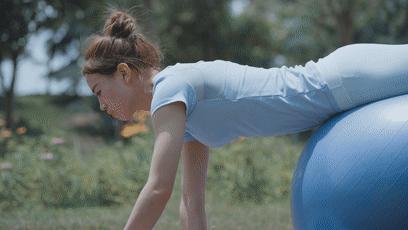 球瑜伽腹部核心训练动作,球瑜伽练臀体式