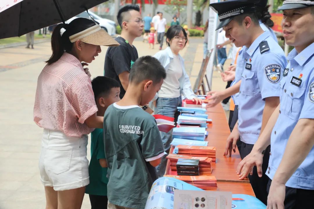 节日我在岗春节不打烊,节日我在岗窗口不停歇服务不打烊