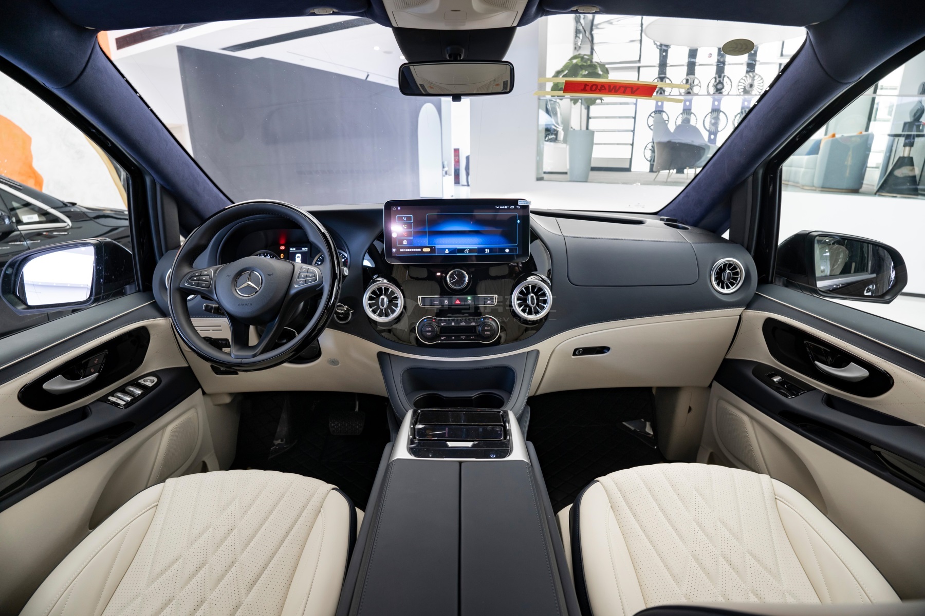 最新款奔驰商务车哪款好,奔驰商务车哪款最值得买