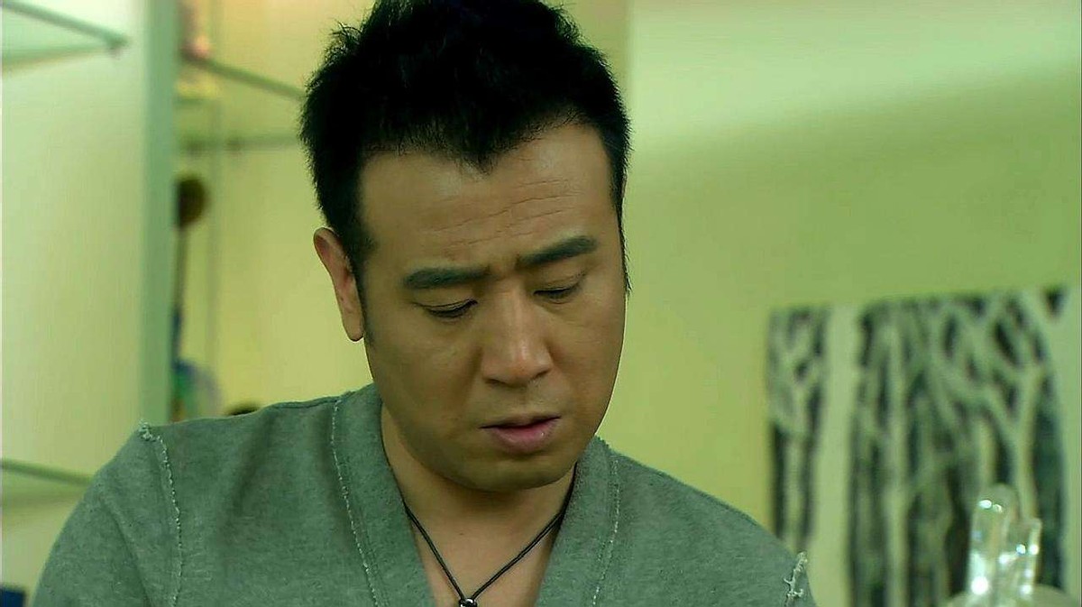 演员于和伟简历和他妻子照片,演员于和伟的家庭生活幸福吗