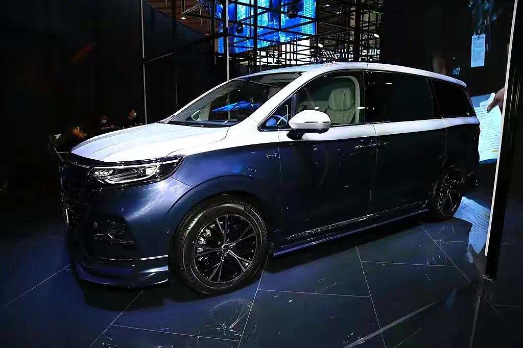 荣威imax8实用功能,荣威imax8行政大客户版