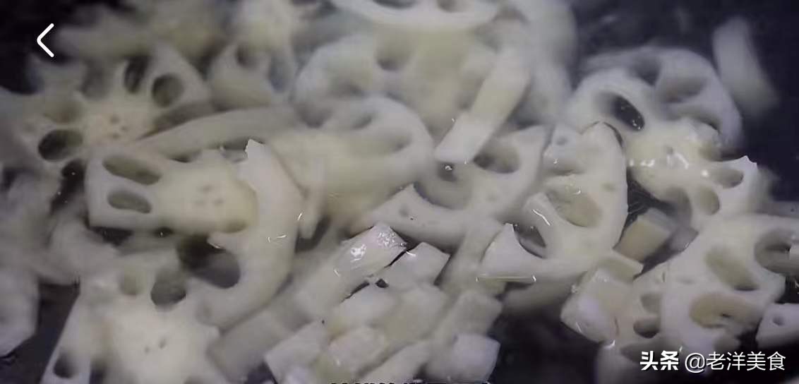 五花肉炒莲藕清脆爽口又下饭,怎么炒莲藕好吃又不发黑