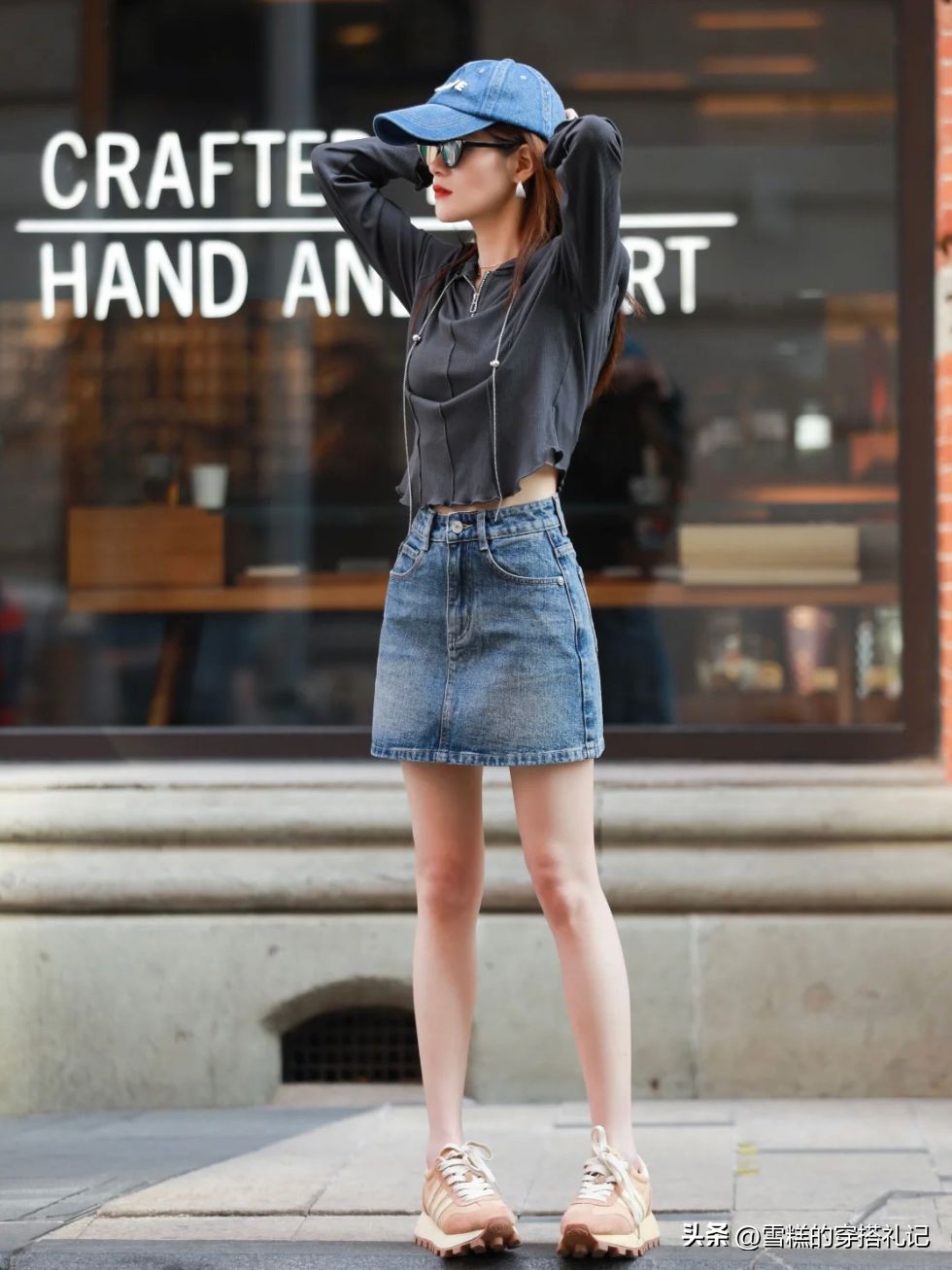 矮个子穿短裙还是长裙好看,小个子穿长裙还是短裙显高显瘦