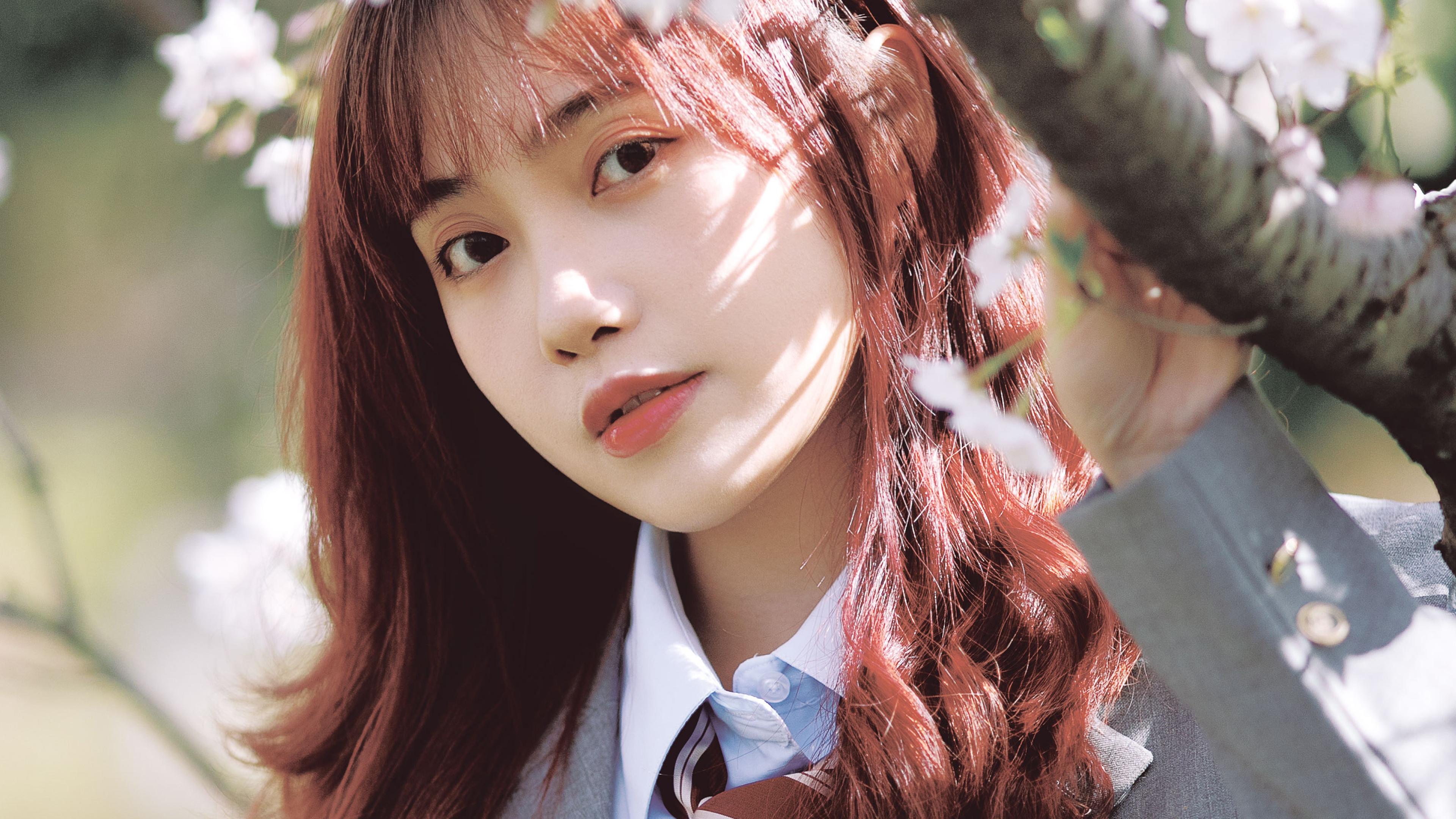 女同事过生日送什么礼物好（普通女性朋友生日礼物送什么高档）