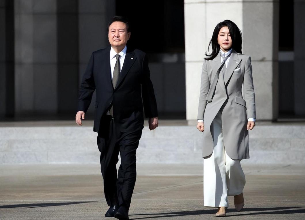 韩国第一夫人同框,韩国第一夫人的脸让人羡慕