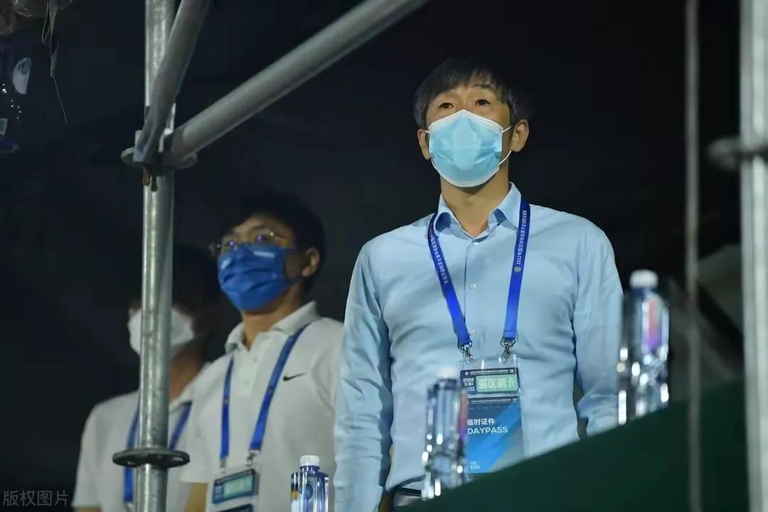 自娱自乐踢足球,自娱自乐足球赛