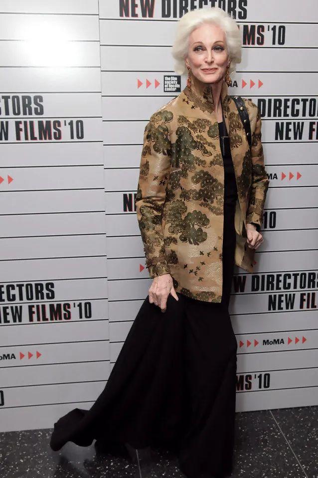 超模卡门年龄,92岁超模卡门潇洒优雅的代名词