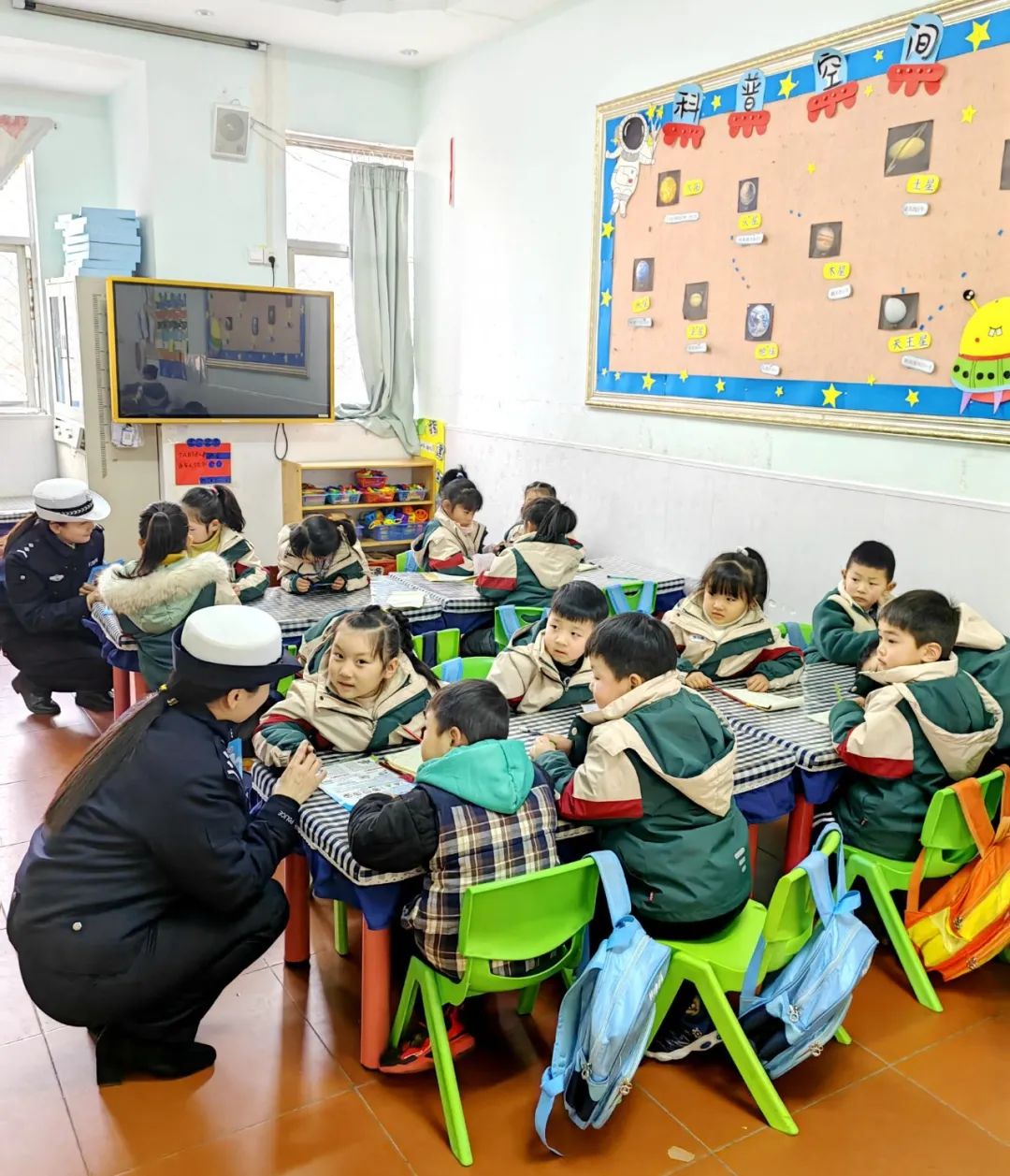 “幼”见交警，安全“童”行——西平大队走进西平县一休幼儿园开展交通安全宣传