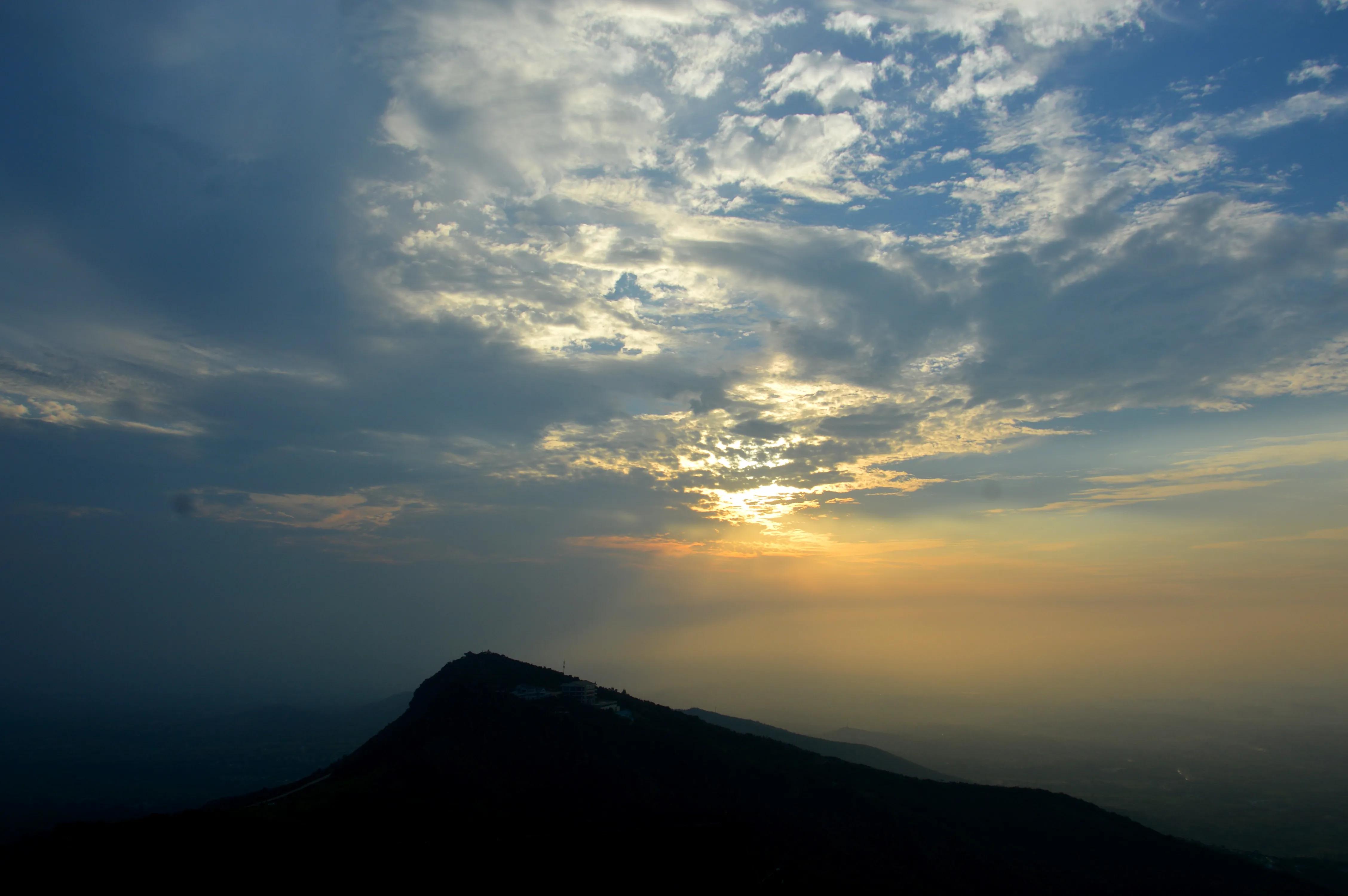 洛阳万安山好去处,洛阳万安山七彩大峡谷