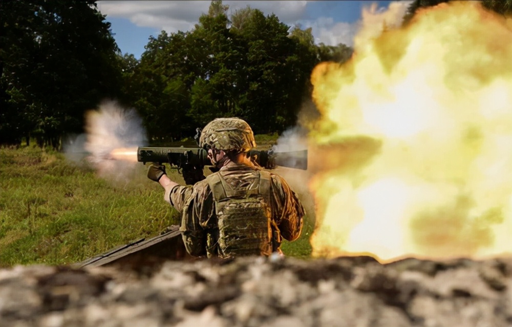 美军制式机枪,美军106毫米无后坐力炮