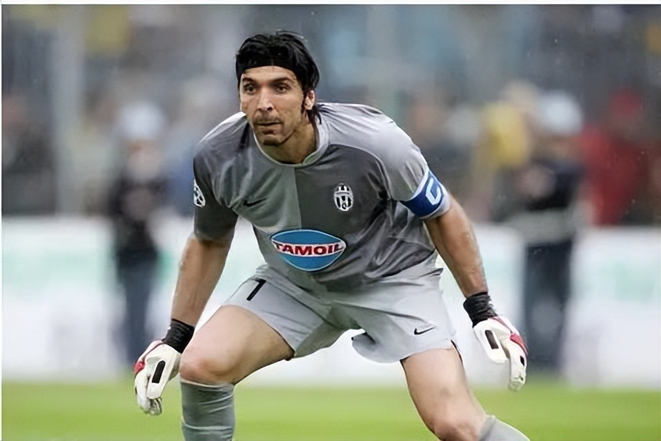 前锋中场后卫门将的绝代双骄,门将后卫中场前锋