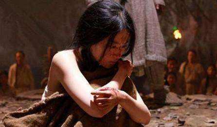 古代女囚被流放后结局如何？白天负责洗衣做饭，晚上沦为泄欲工具