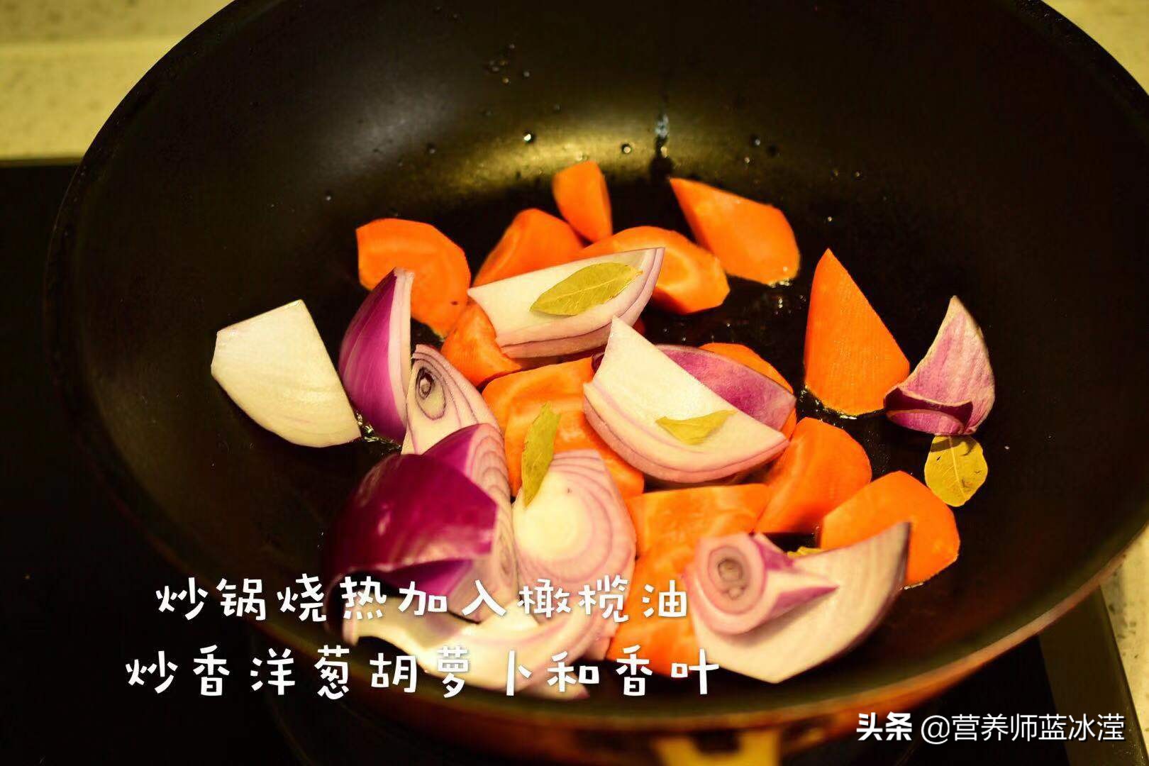 1斤牛骨炖熟,1斤牛骨高汤