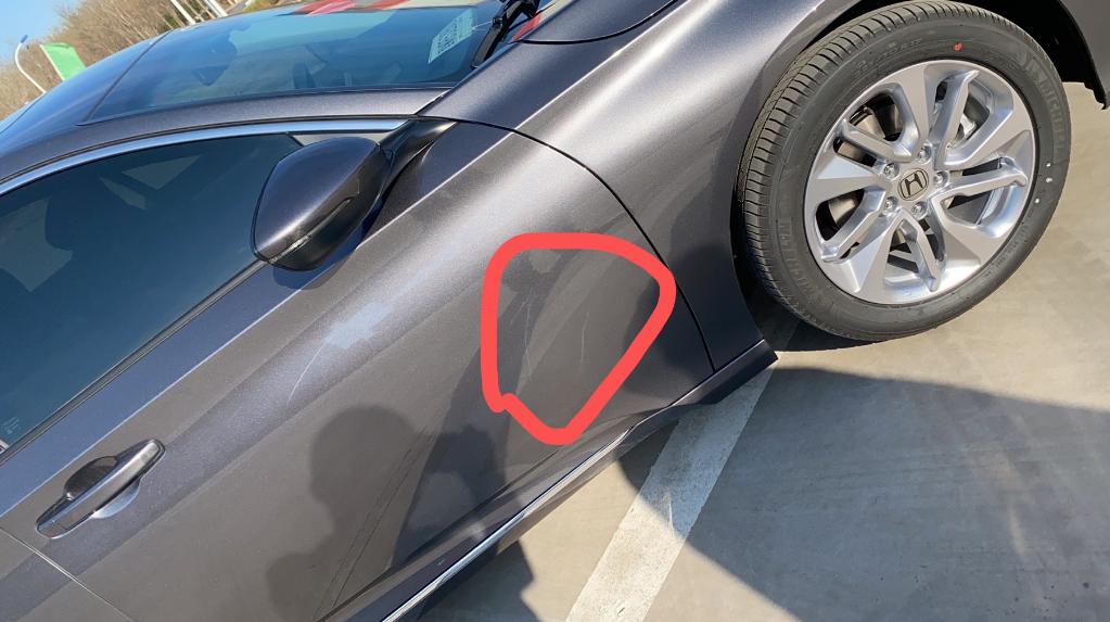 车漆划伤最正确的处理方法,车漆刮了是补好还是不补好