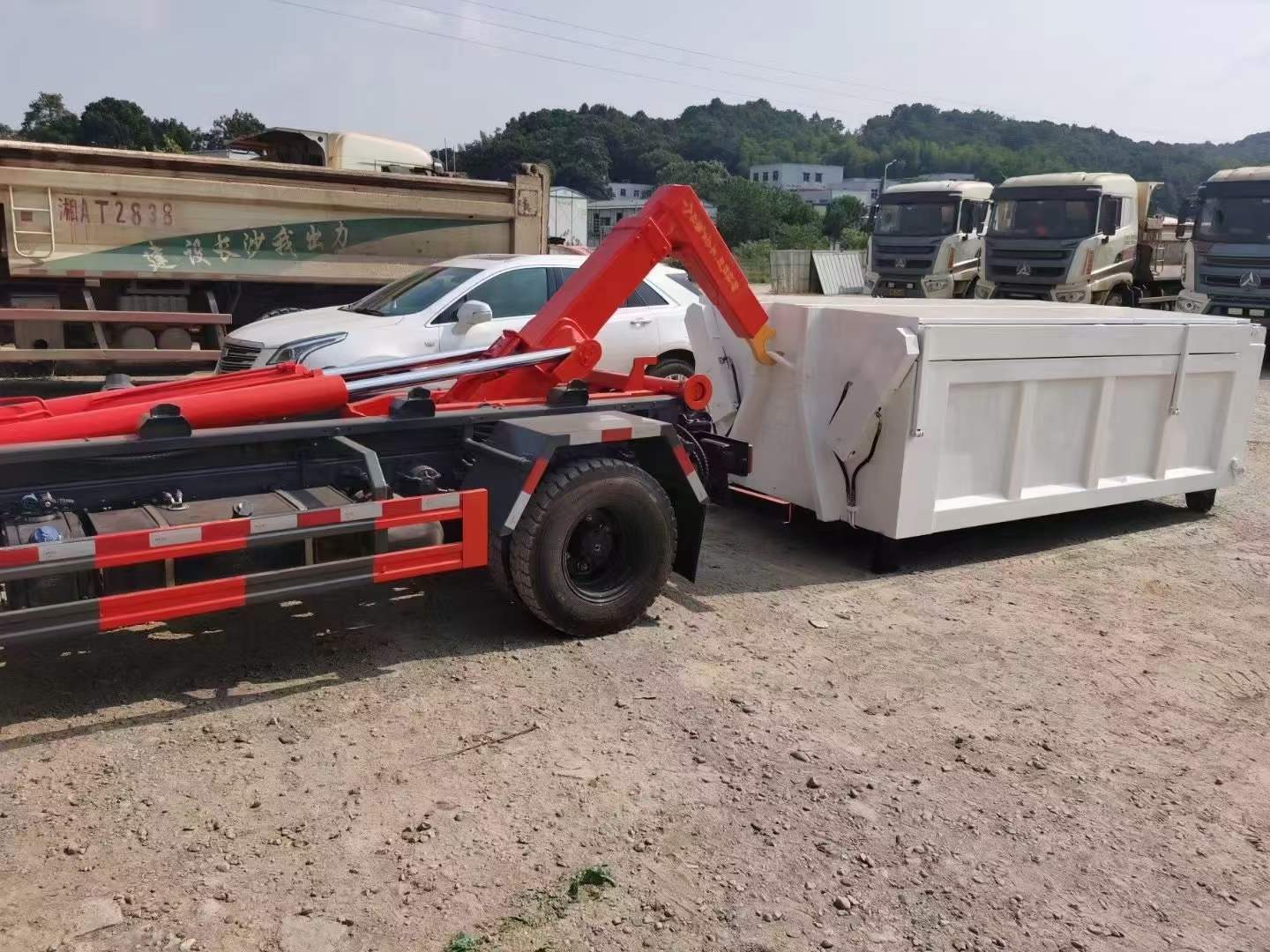 蓝牌南骏勾臂式自卸车能上路吗,蓝牌钩臂自卸车视频