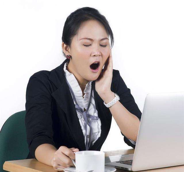 头发黄就是营养不良,头发黄是什么引起的怎么调理