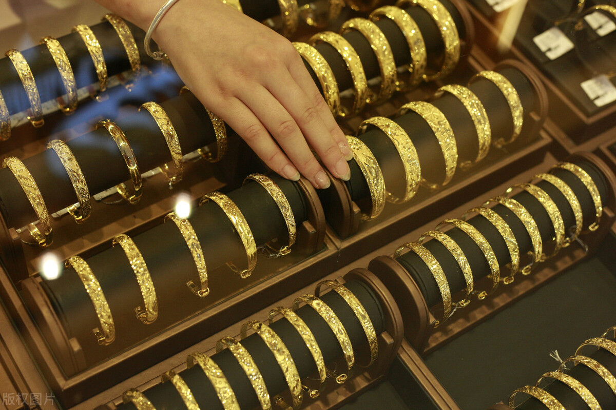 印度人为什么如此痴迷黄金珠宝,印度人为什么喜欢黄金是真的吗