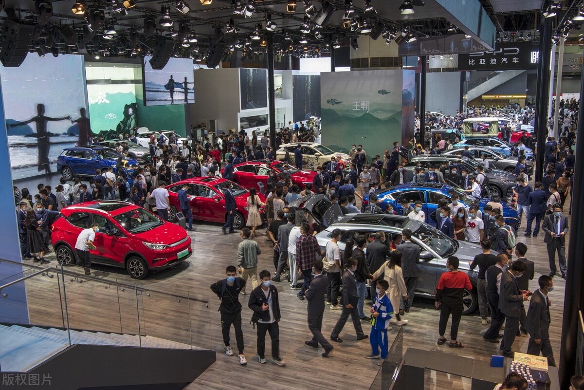 网约车快车赚的多还是专车赚的多,网约车哪个行业最有前景