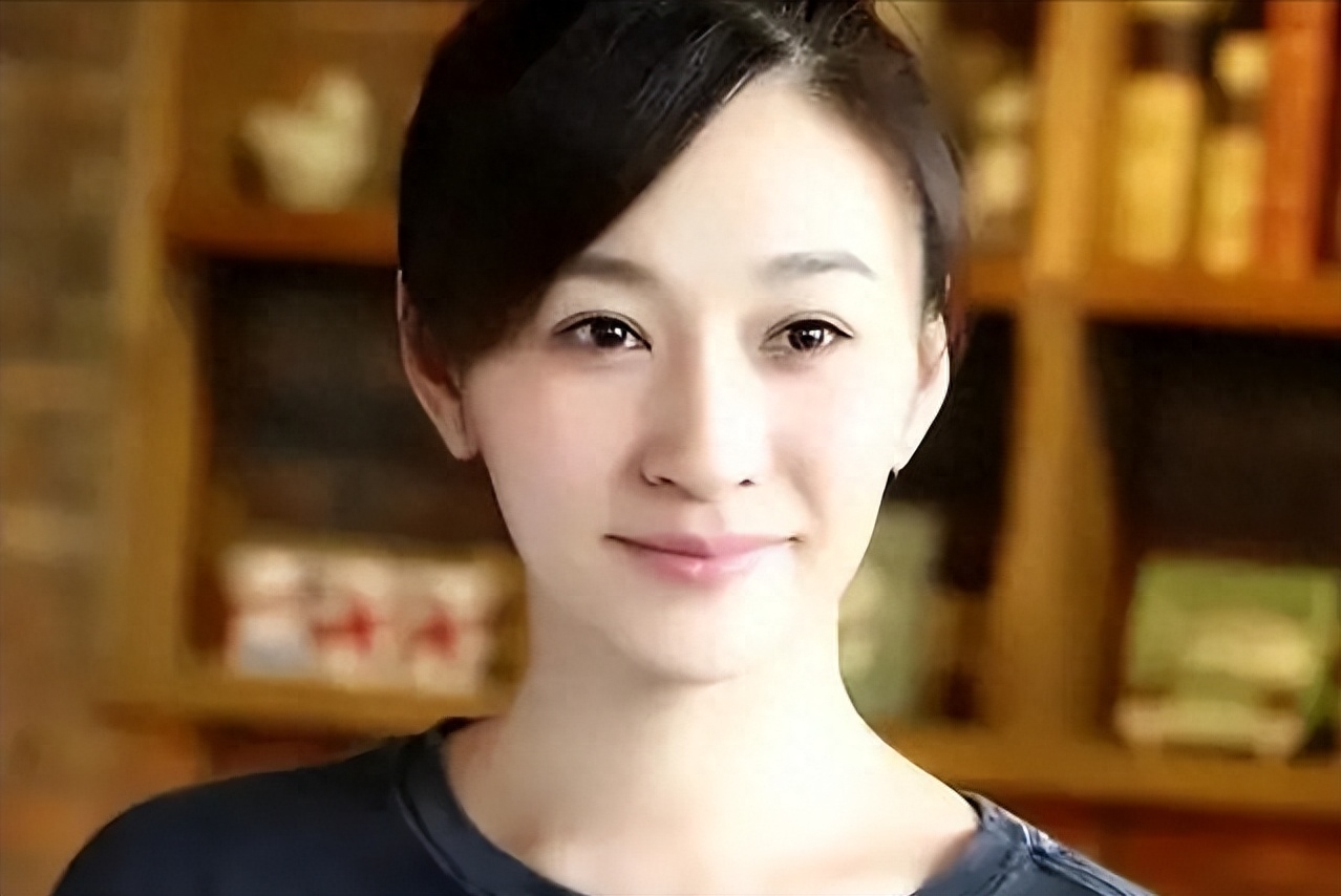 李小冉43岁的她再次逆袭,不老女神李小冉的坎坷情路