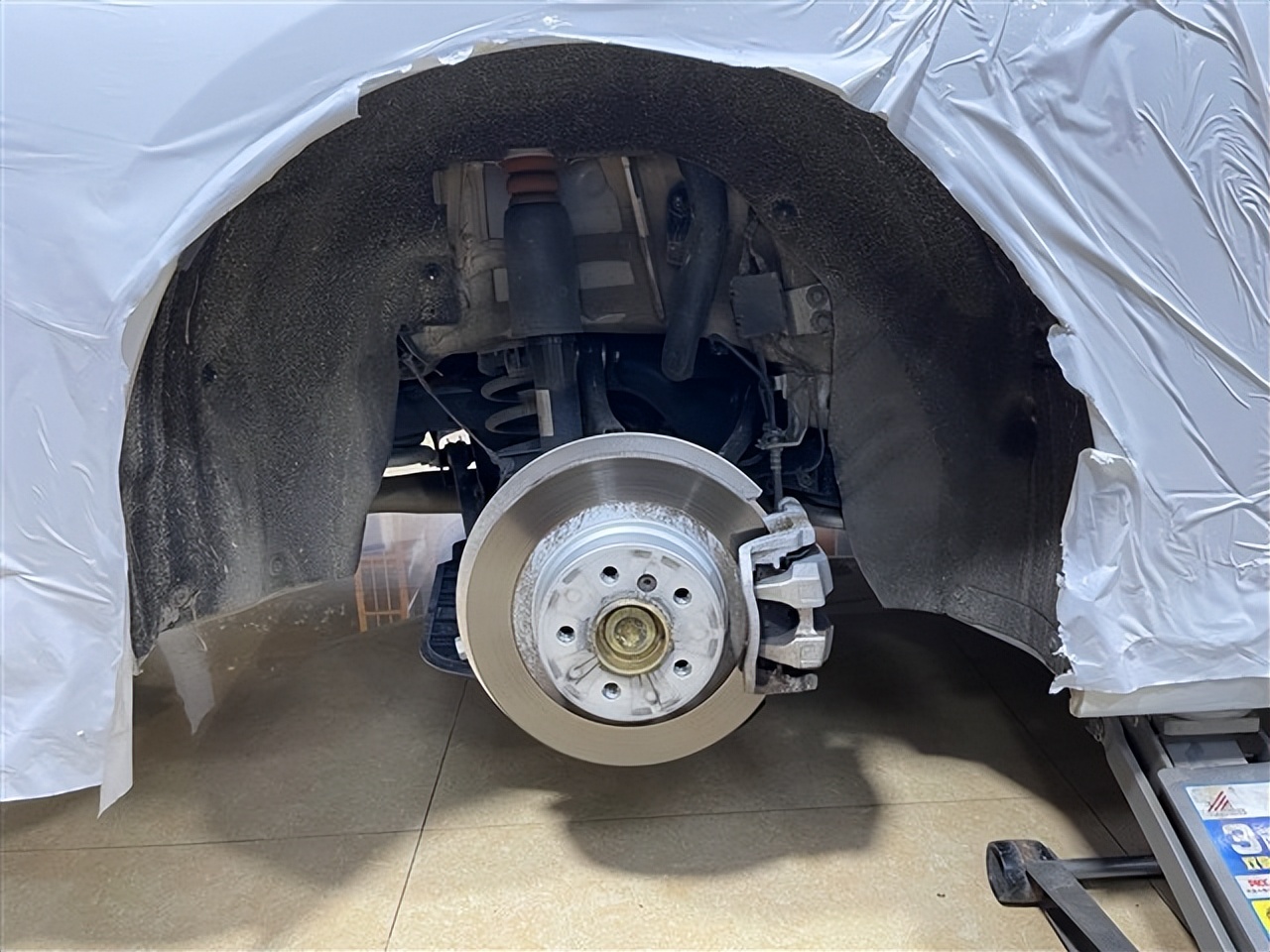 宝马325li曜夜高速隔音,宝马325全车做隔音