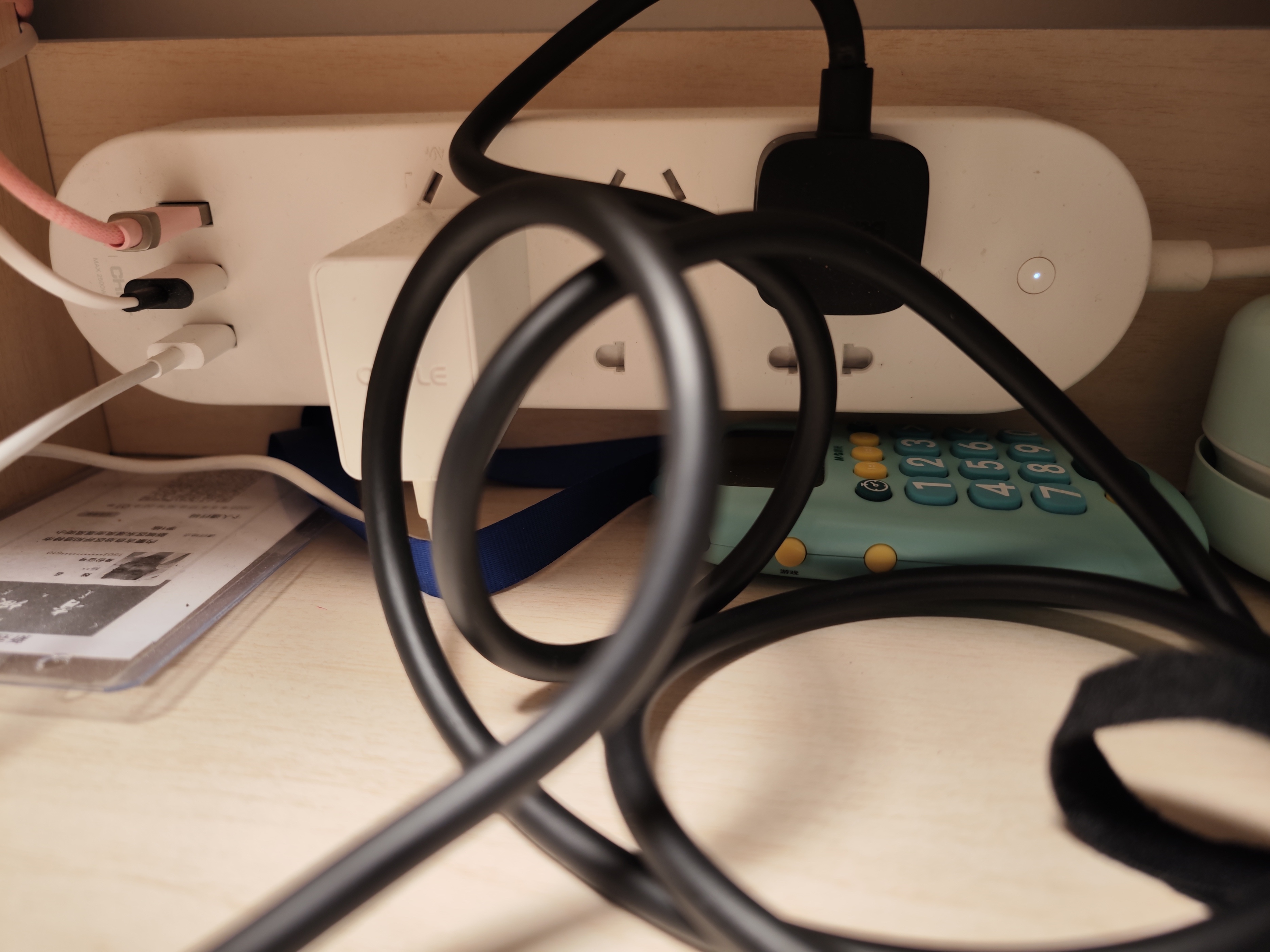 桌面物品凌乱怎么解决,桌面凌乱整理方法