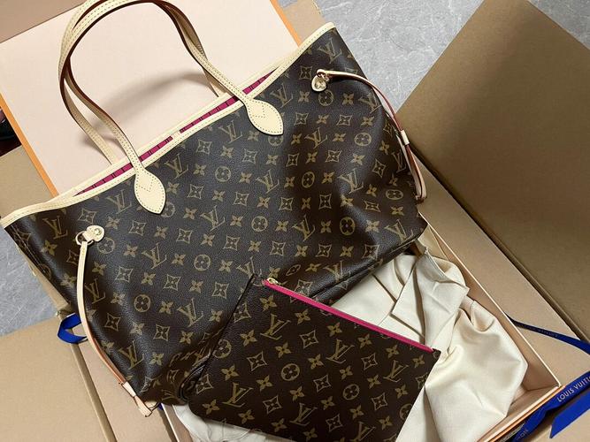 成都奢侈品包包回收，LV包包回收价格查询