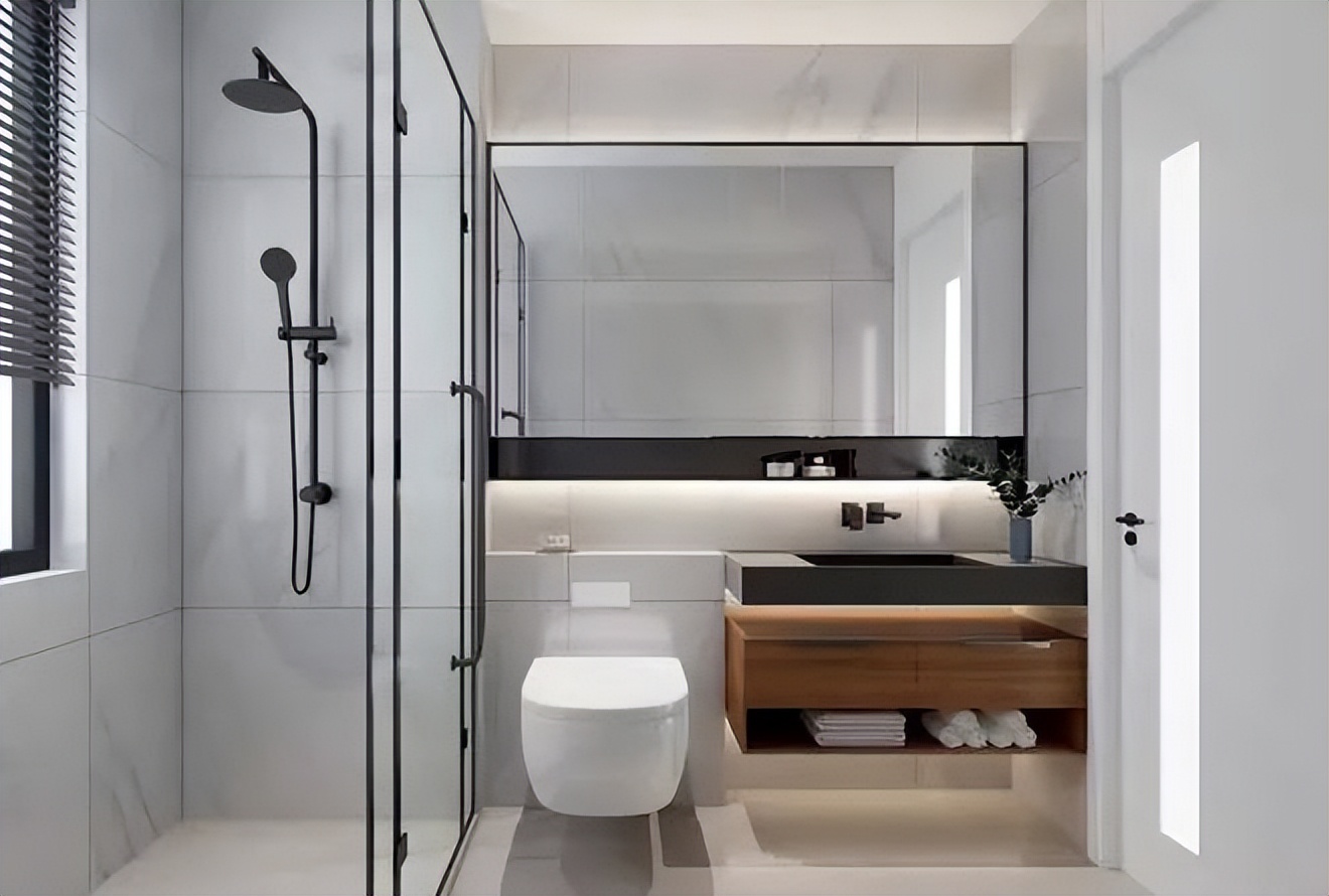 公厕马桶和蹲便哪个更脏,壁挂马桶与普通马桶更容易堵吗