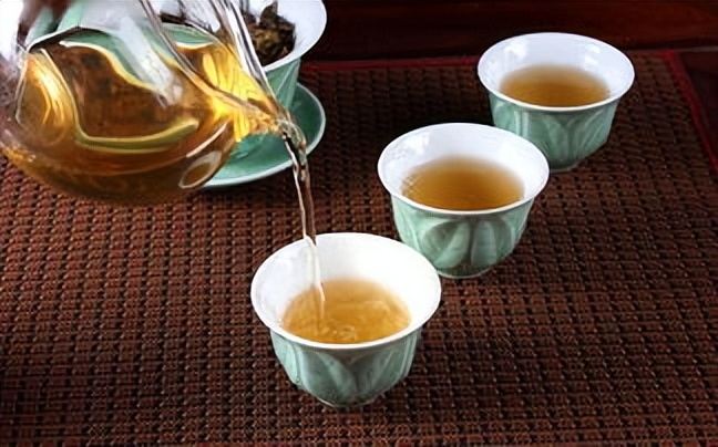 长期喝茶与喝白开水的人哪个健康,喝茶和喝白开水的人哪个健康