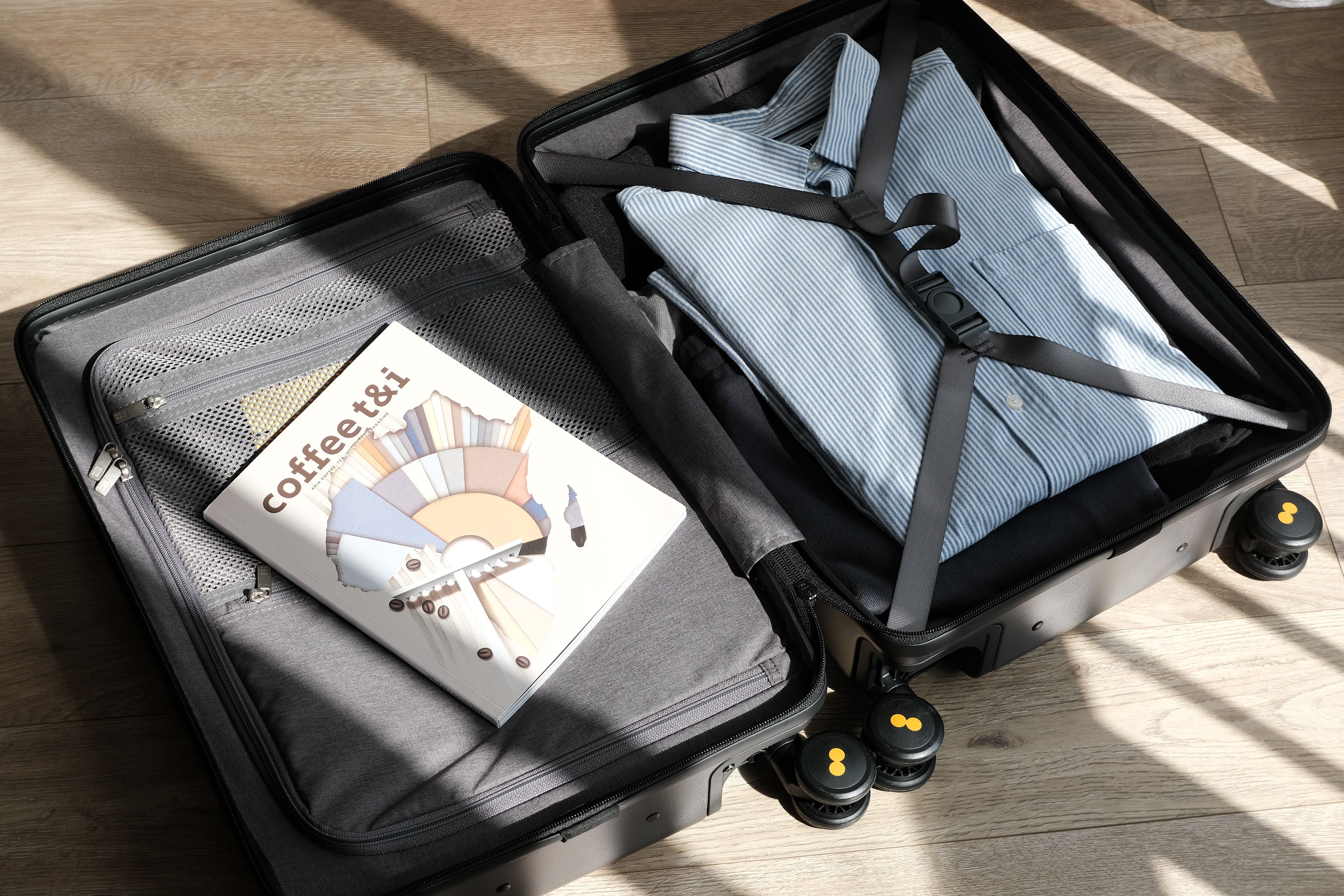 陪你走过人生四季，地平线8号ONETOUCH前开门行李箱测评