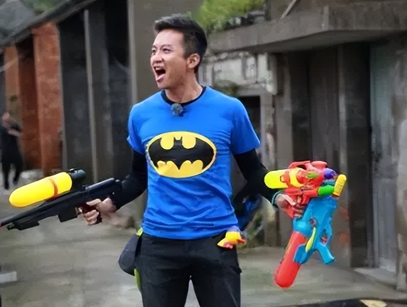 邓超：含金量最低的百亿影帝，和冯小刚结仇十年，坐拥4套豪宅