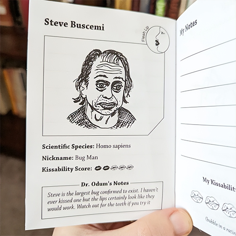 老外用虫子接吻器狂亲蚯蚓，连苍蝇路过都要被嘬两口