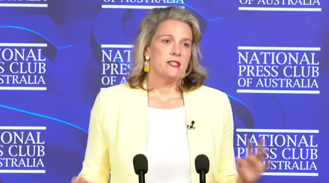 在澳洲拿到pr后可以选择什么工作,澳洲pr获批后有什么要求