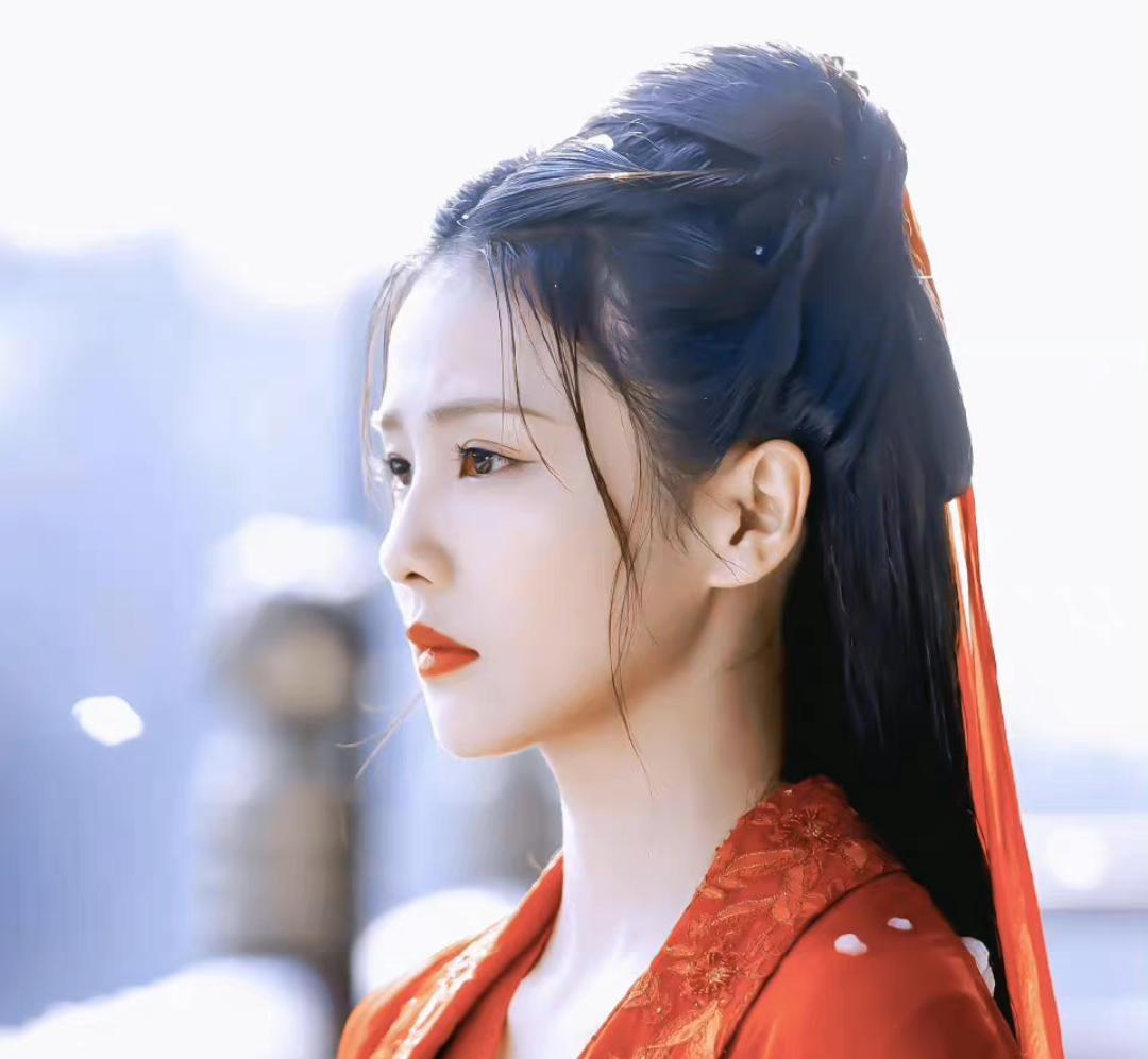 于正说捧红白鹿,于正靠什么捧红白鹿的