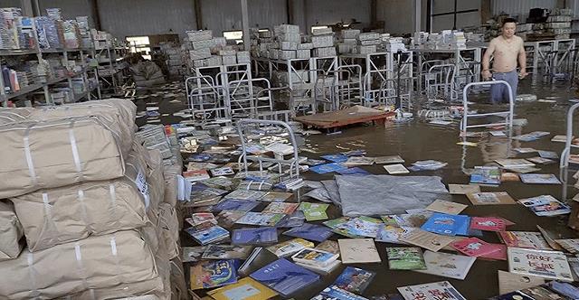 被水淹没后会怎么样,图书仓库近30万本书被洪水浸泡